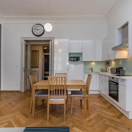 Apartment Opera *