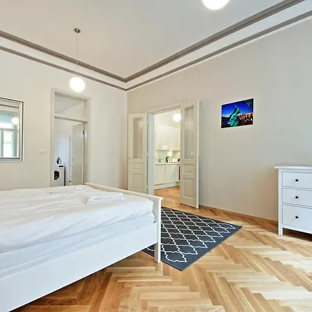 Apartment Opera *