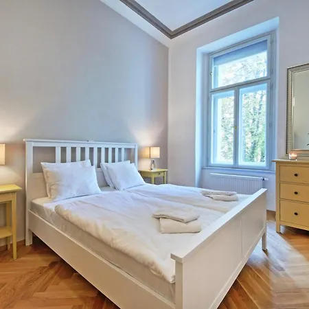 Apartment Opera Prague