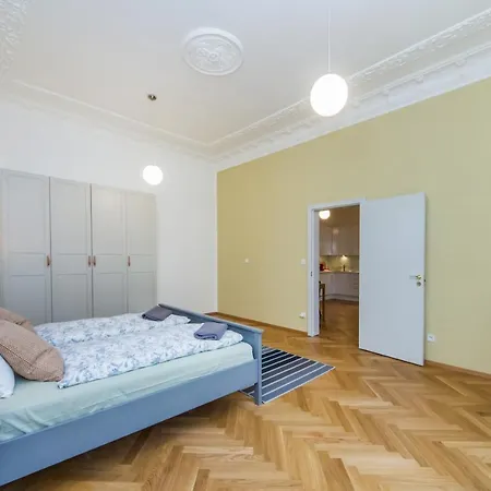 Apartment Opera *